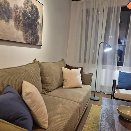 Lastavica Residence, Modern Luxury With Garage アパート