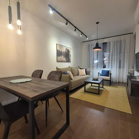 Lastavica Residence, Modern Luxury With Garage アパート *